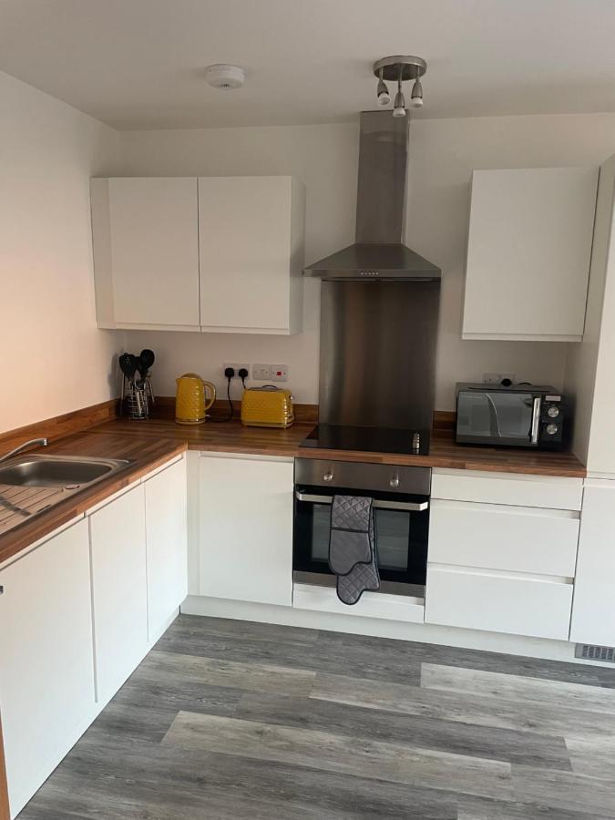 #0202 One Bedroom Serviced Apartment-Free Parking Derby Exterior foto